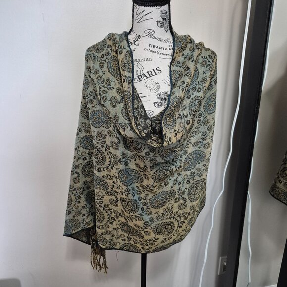 Paisley Wrap / Scarf - Picture 4 of 9